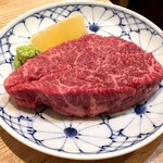 炭火焼肉ホルモン 横綱三四郎 - ランプのたたき　2,990円+税