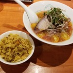 麺屋 六感堂 - 限定チャコ飯 ドライカレー＋鰹とトマトの冷製麺
