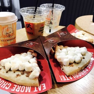 MAX BRENNER CHOCOLATE PIZZA BAR_1