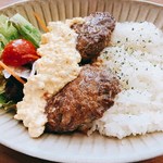 アジアンリゾートラウンジ 陶庵 - 鹿肉のハンバーグタルタル丼