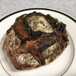 パンやきどころ RIKI - グルノーブルのクルミパン ¥250+税