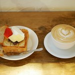 ワンルームコーヒー - 『あんバタートースト 苺のせ』
            『カフェラテ HOT』