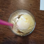 いなだ珈琲舎 - 自家製アイスクリームのコーヒーフロート