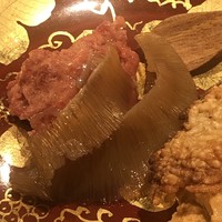 紀尾井町 三谷 - 10)アイルランド産の鮪の中落とフカヒレ