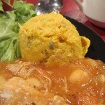 マリブ食堂 - マグロのサルピコ（カボチャサラダ）