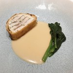 ラチュレ - 鮎のパイ包み焼き：バターソースとツルムラサキ