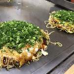 お好み焼き 大樹 - 作る工程も、とても丁寧です♫