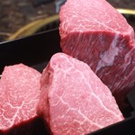 Tokorozawa Gyuuyakiniku Bekosuke - サシ、霜降りの脂がのった部位がお好きな方、さっぱりサクっと食す赤身がお好きな方、それぞれ数種類の部位をご用意しておりますのでご堪能ください。