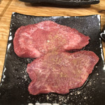 立喰い焼肉 治郎丸 - 