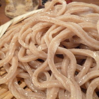 自家製粉石臼挽きうどん 青空blue 本店 - 自家製粉粗挽きざるうどん大盛り