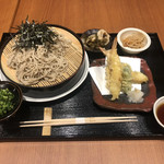 カフェ＆ラウンジ 空と月 - 海老天・ざる蕎麦御膳（１３８０円）