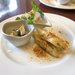 神戸中華 うえばやし - 前菜3種:
      ・よだれ鶏
      ・翡翠かぼちゃのフリットのココナッツパウダー
      ・