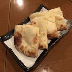 Sumibikushiyaki Shougun - チーズナン（450円）税別【令和元年07月08日撮影】