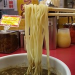 博多天神 - 自家製麵の麵の表情