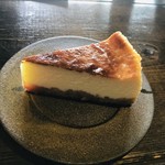 喫茶カルメル堂 - チーズケーキ。