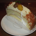 シェ・アオタニ - 栗ののったロールケーキ(名称不詳)