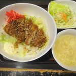 Chuukaryouri Kyuuryuu - 山賊丼（鶏肉）