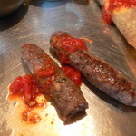 Bistro ひつじや - シシカバブ、写真撮る前に一口食べてしまいました。独特の香辛料が印象的でした。