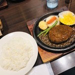 札幌牛亭 - ステーキハンバーグ150g〜オリジナルデミグラスソース〜ライス大盛