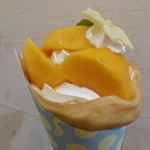 クレープリー チロル - マンゴーのこの分厚感！
