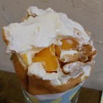 クレープリー チロル - ⑤なんと！下の方にもキューブ型のマンゴーがゴロゴロ！