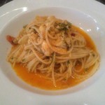 Taverna Coccorana - 日替わり　白身魚とウイキョウのパスタ　麺にしっかり塩味、具材は全体的にあっさりでした♪