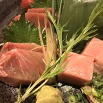 マグロ専門居酒屋 新魚濱 - マグロ専門居酒屋 新魚濱 新横浜店(しんうおはま)(神奈川県横浜市港北区新横浜)新魚濱マグロ尽く盛り