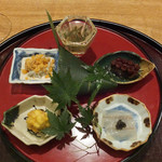 日本料理 太月 - 八寸：ラトビアキャビアにキス、渡り蟹胡麻酢、じゅんさい、コーン天ぷら、たこ、白魚