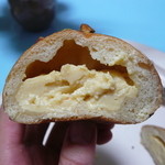 山角 - クリームパン　断面