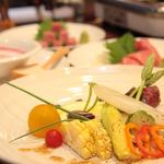 福助 大阪ホルモン - 彩り華やかな前菜は美味しい野菜がいろいろ味わえます♪