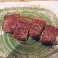 柳家 - 焼き上がった蝦夷鹿肉