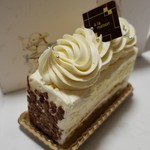 ケーキと銘菓の店ヤマシタ - バタークリーム(280円)です。