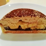 A PIE THING - コク深いピーナッツバターのムースにフレッシュバナナ、底にはまろやかなダークチョコとザクザクのタルト