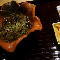 富小路 やま岸 - 蓴菜飯蒸し　由良の赤ウニ