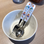 明治亭 - 子ども用の取り皿＆フォークとスプーン【令和元年07月03日撮影】