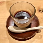 器楽亭 - 和三盆とさくらんぼの焦がしプリン