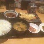まきの - ナイスタイミングで次々に揚げたての天ぷらがやってきます！(^.^)