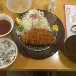 とんかつ玉藤 - 三元豚ロースかつ定食１８０ｇ（１８６９円）