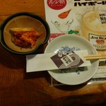 Kaisendon Ya Nakamise - お通しはキムチ タコだったかな？