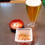 三河屋 - グラスビール＋お通し＋小鉢