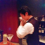 マスターのお弟子さんバーテンダーかっこいい～☆