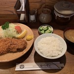 Tonkatsu Katsusei - ごはんと味噌汁も注文