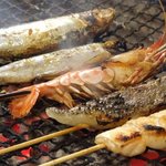 Shimbashi Yonchoume Sakaba Wattsuri - 店長の「低価格でできるだけ多くの焼き魚を楽しんで欲しい！」との想いから誕生！　名物魚串☆