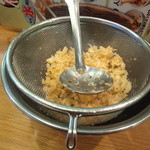 ウエストうどん - 入れ放題の天かす