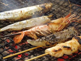 Shimbashi Yonchoume Sakaba Wattsuri - 店長の「低価格でできるだけ多くの焼き魚を楽しんで欲しい！」との想いから誕生！　名物魚串☆