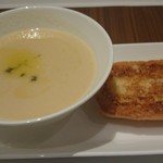 The Wing First Class Lounge  - 