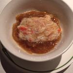 中国飯店 - 毛蟹粉元壷
      (毛蟹のほぐし身かけふかひれの濃厚醤油煮込)