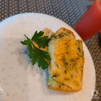 レストラン グリシーヌ・ヌフ - アミューズ。
                    ガスパチョ(冷製スープ)に、
                    豚のパテとケークサレ(^_^)