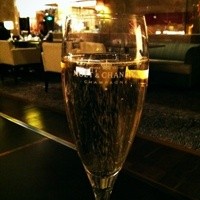 ロビーラウンジ 「マーブルラウンジ」 ヒルトン東京 - Moet Imperial Brut Glass \1,800-☆