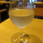 Kamoyasan - 黙って日本酒を頼むとグラスで出て来ます